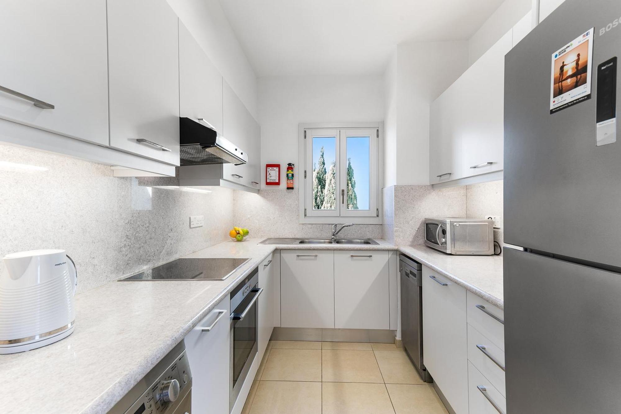 2 Bedroom Apartment Thalassa With Sea And Sunset Views, Aphrodite Hills Resort Kouklia Buitenkant foto